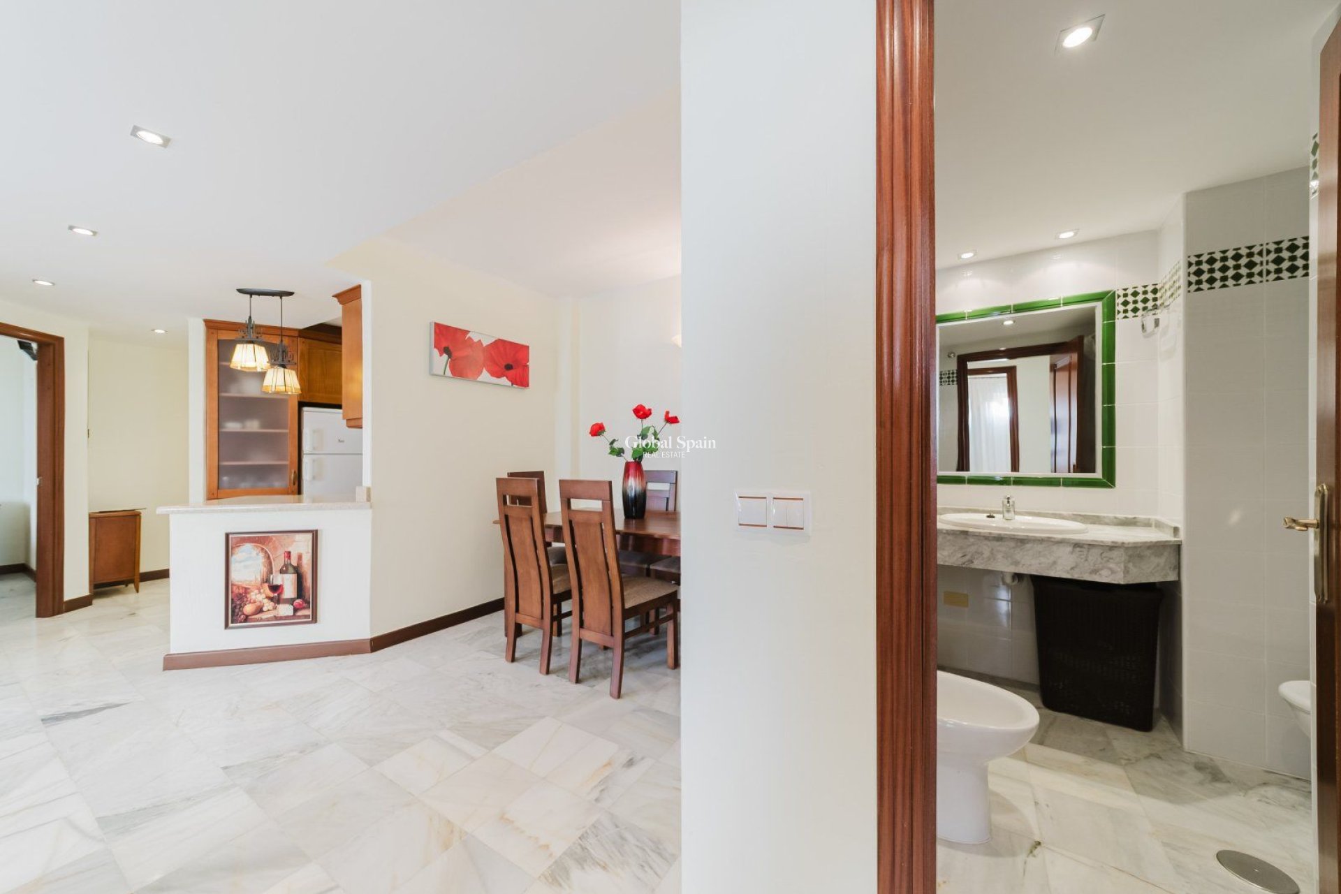 Resale - APARTMENT -
TORREVIEJA - Playa de los locos