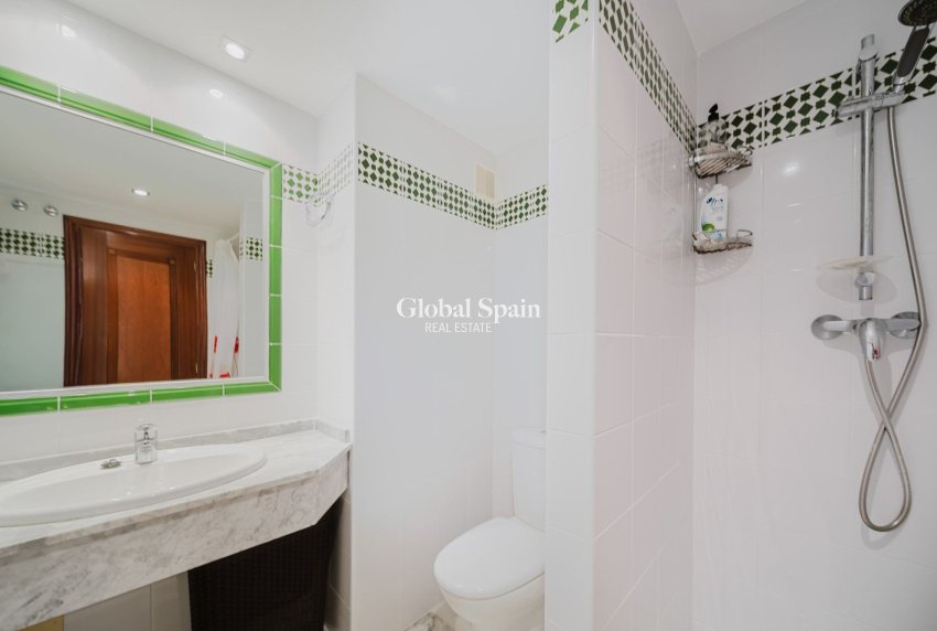 Resale - APARTMENT -
TORREVIEJA - Playa de los locos