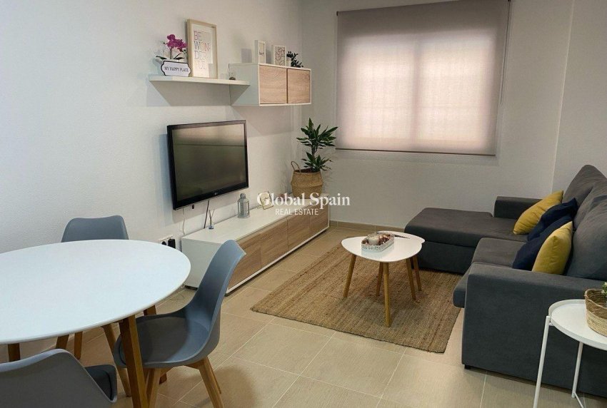 Resale - APARTMENT -
TORREVIEJA - Playa de los Locos