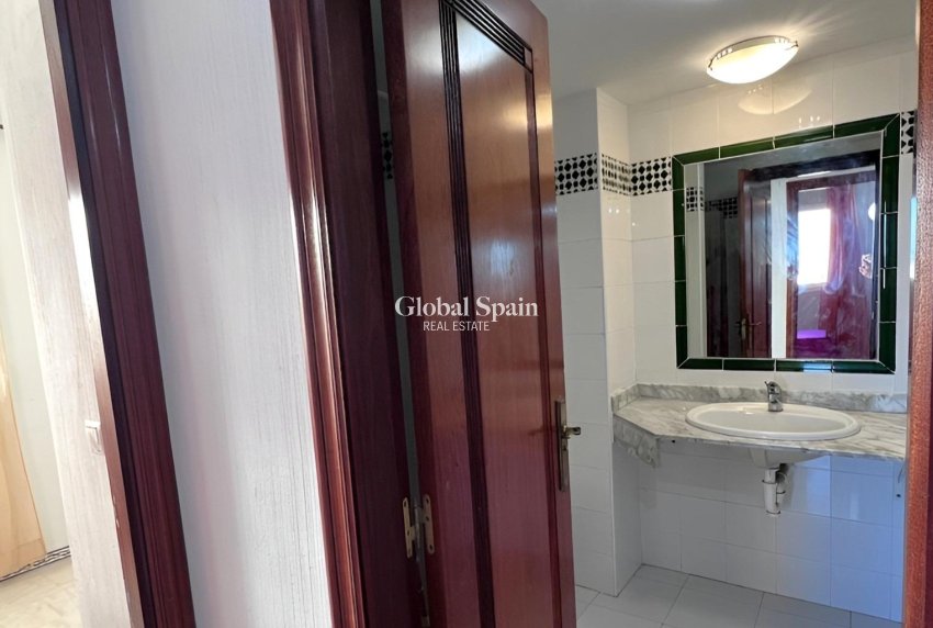 Resale - APARTMENT -
TORREVIEJA - Playa de los Locos