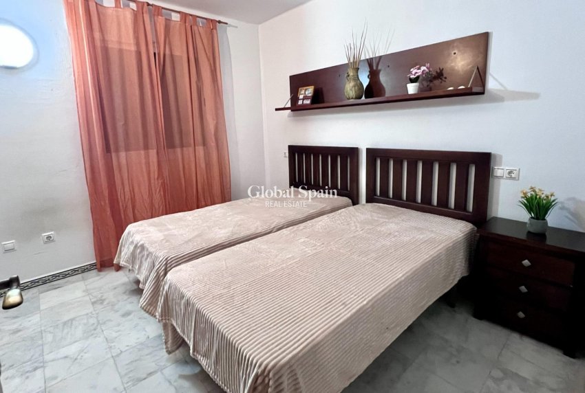 Resale - APARTMENT -
TORREVIEJA - Playa de los Locos