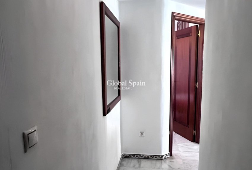 Resale - APARTMENT -
TORREVIEJA - Playa de los Locos