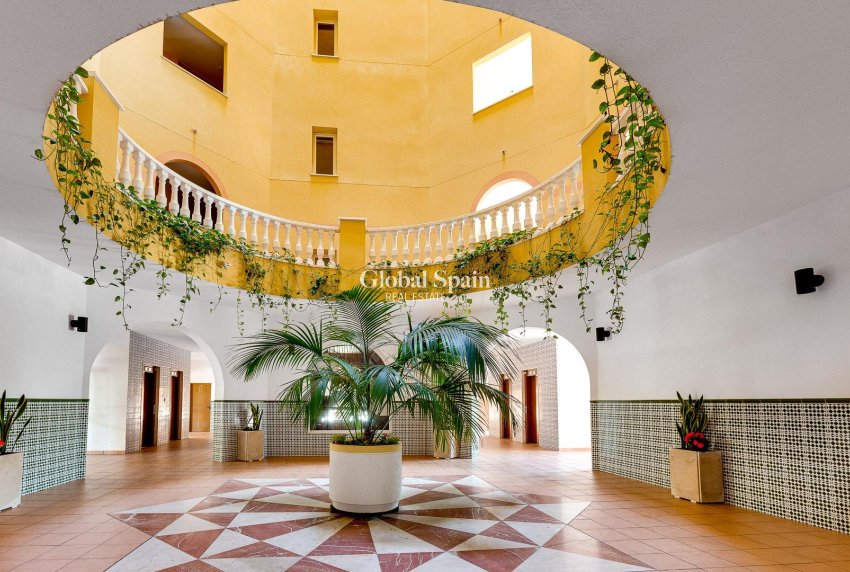 Resale - APARTMENT -
TORREVIEJA - Playa de los Locos