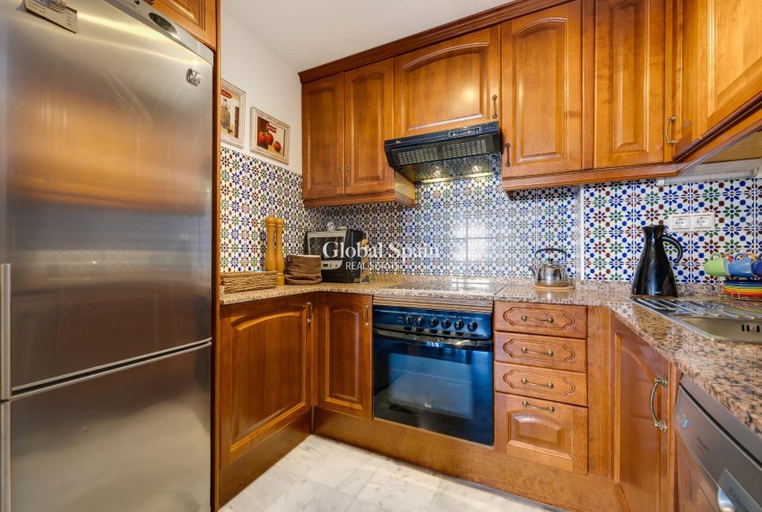 Resale - APARTMENT -
TORREVIEJA - Playa de los Locos