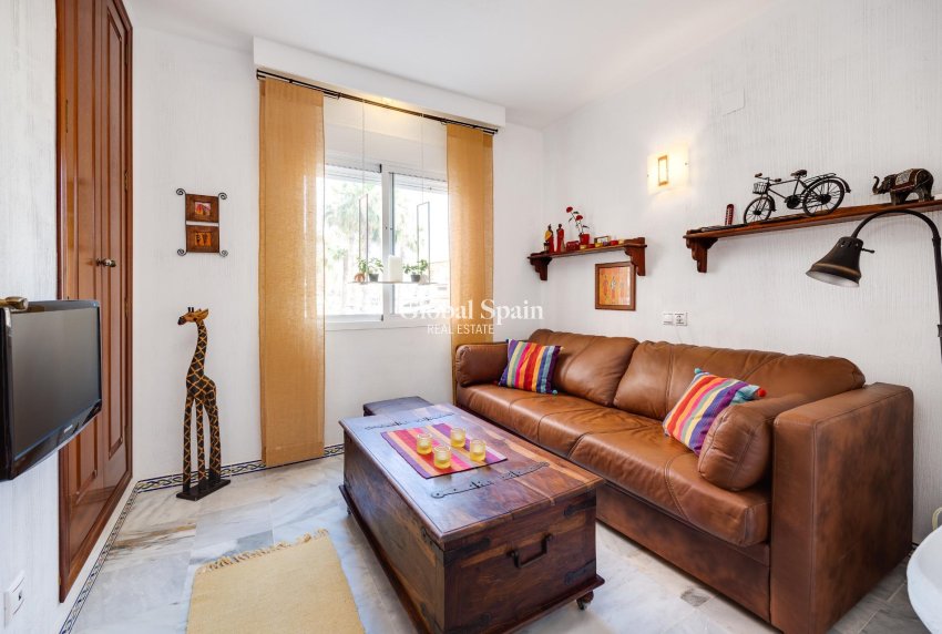 Resale - APARTMENT -
TORREVIEJA - Playa de los Locos