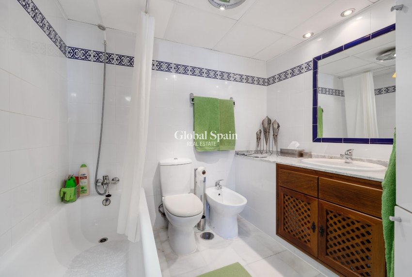 Resale - APARTMENT -
TORREVIEJA - Playa de los Locos