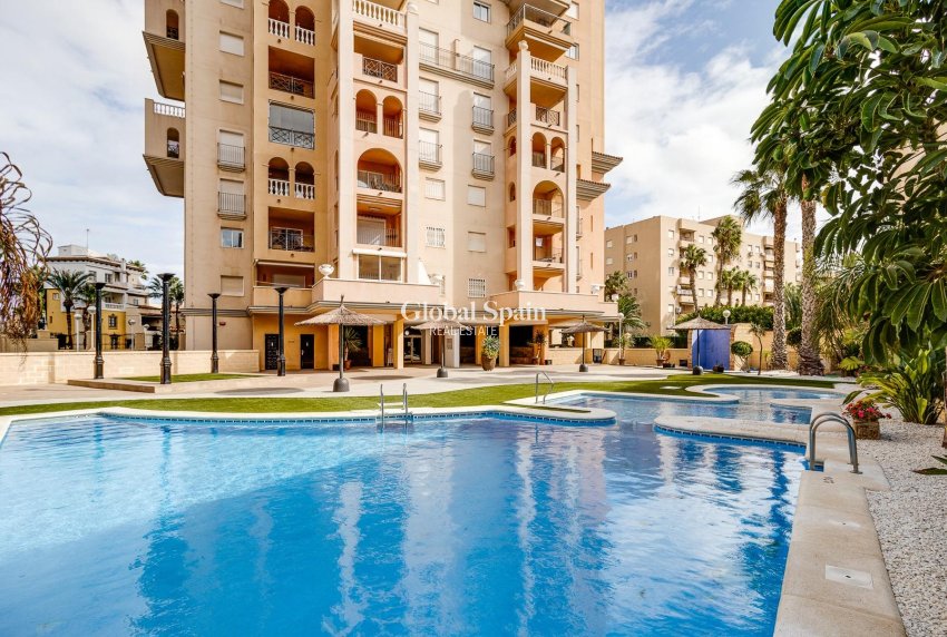Resale - APARTMENT -
TORREVIEJA - Playa de los Locos