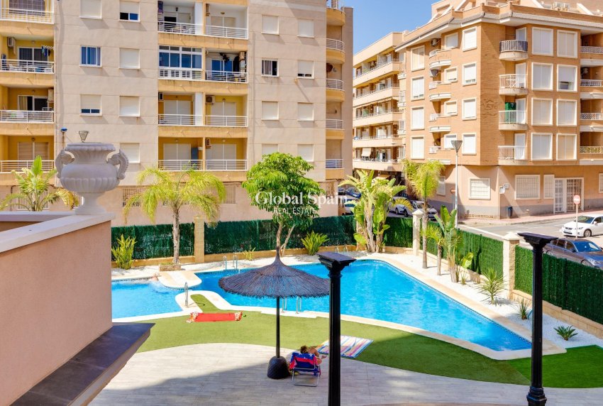Resale - APARTMENT -
TORREVIEJA - Playa de los Locos