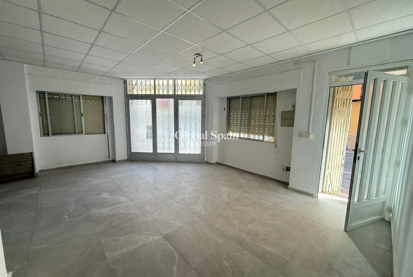 Resale - APARTMENT -
TORREVIEJA - Playa de los Locos