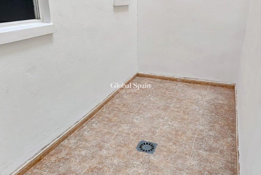 Resale - APARTMENT -
TORREVIEJA - Playa de los Locos