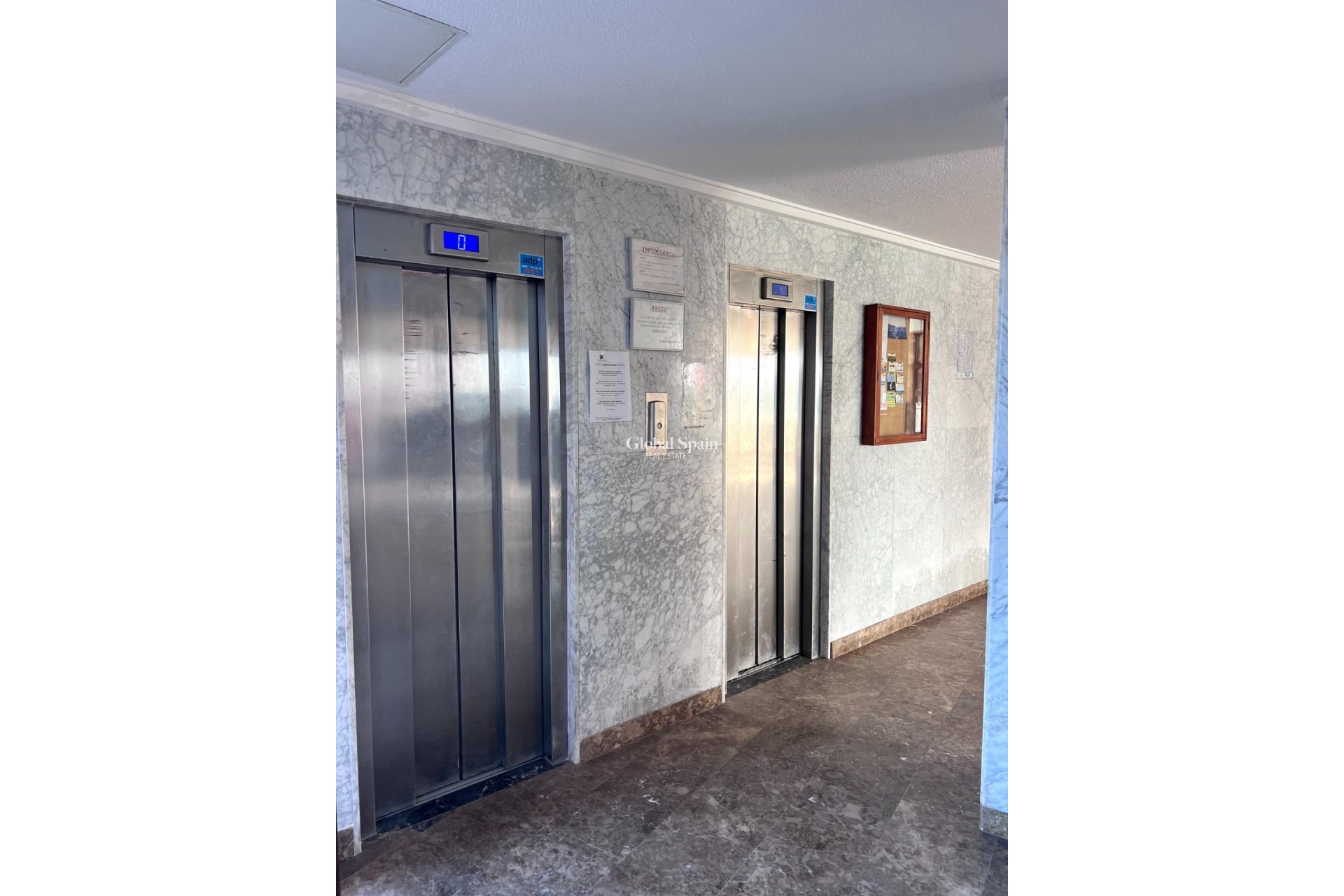 Resale - APARTMENT -
TORREVIEJA - Playa de los Locos