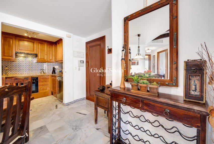 Resale - APARTMENT -
TORREVIEJA - Playa de los Locos