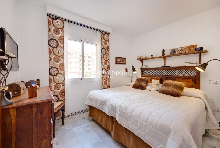 Resale - APARTMENT -
TORREVIEJA - Playa de los Locos