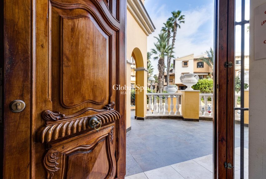 Resale - APARTMENT -
TORREVIEJA - Playa de los Locos