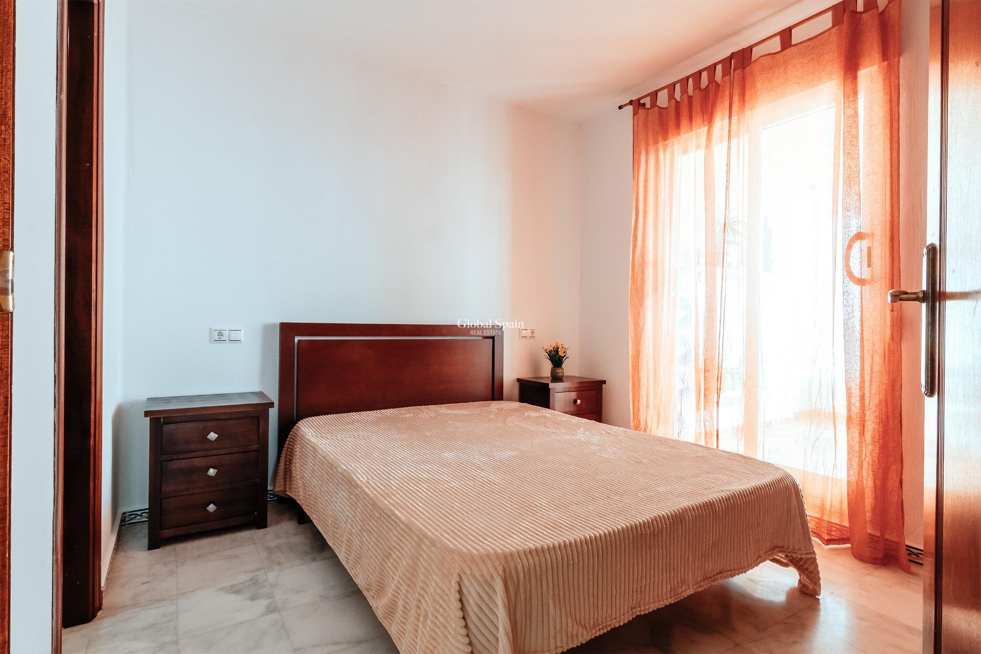 Resale - APARTMENT -
TORREVIEJA - Playa de los Locos