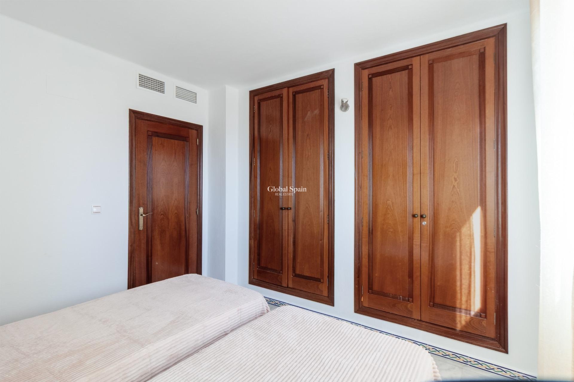 Resale - APARTMENT -
TORREVIEJA - Playa de los Locos