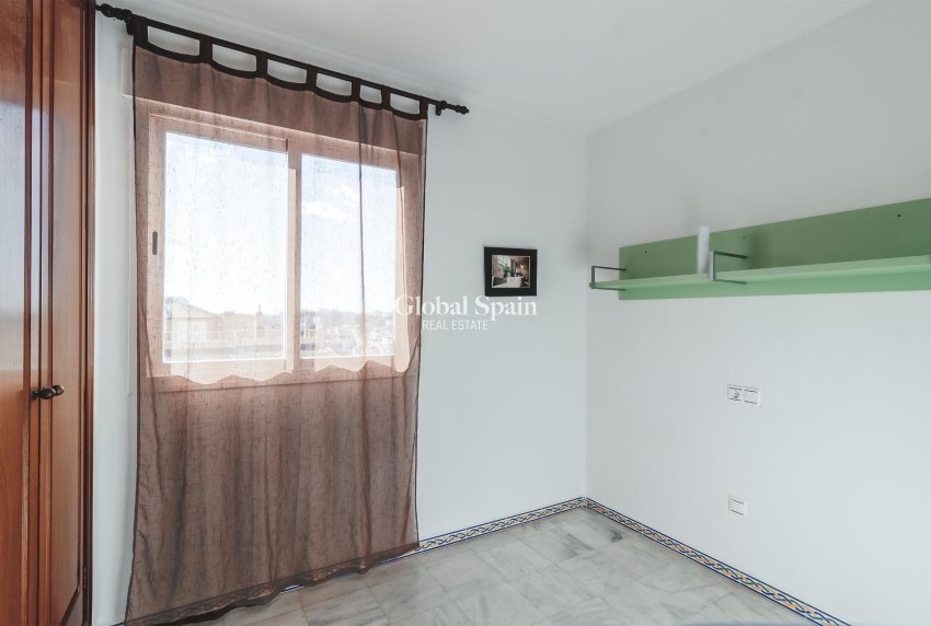 Resale - APARTMENT -
TORREVIEJA - Playa de los Locos
