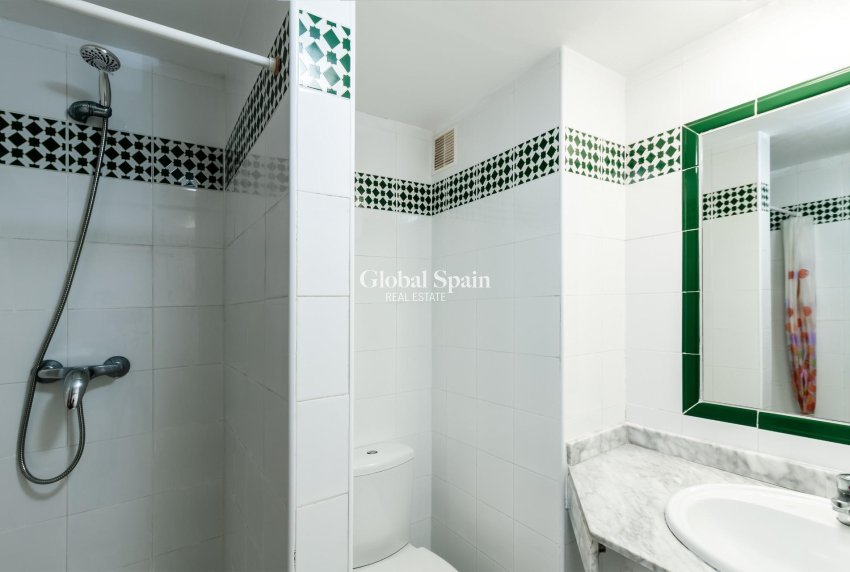 Resale - APARTMENT -
TORREVIEJA - Playa de los Locos