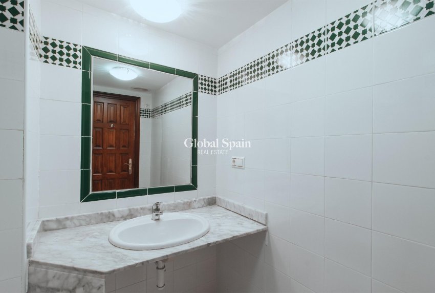 Resale - APARTMENT -
TORREVIEJA - Playa de los Locos