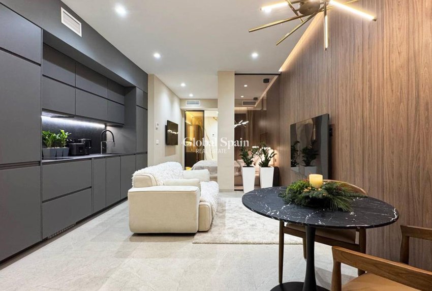 Resale - APARTMENT -
TORREVIEJA - Playa de los Locos