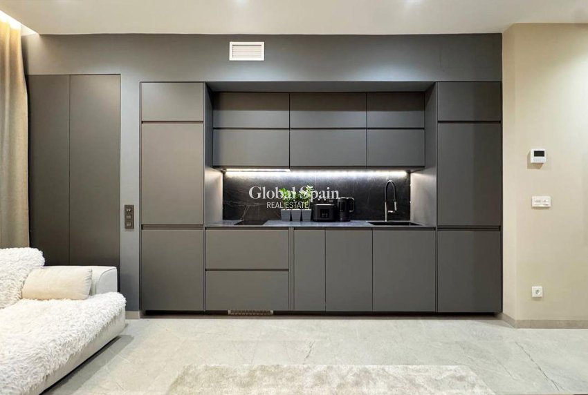 Resale - APARTMENT -
TORREVIEJA - Playa de los Locos