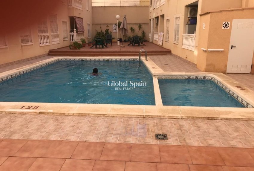 Resale - APARTMENT -
TORREVIEJA - Playa de los Locos