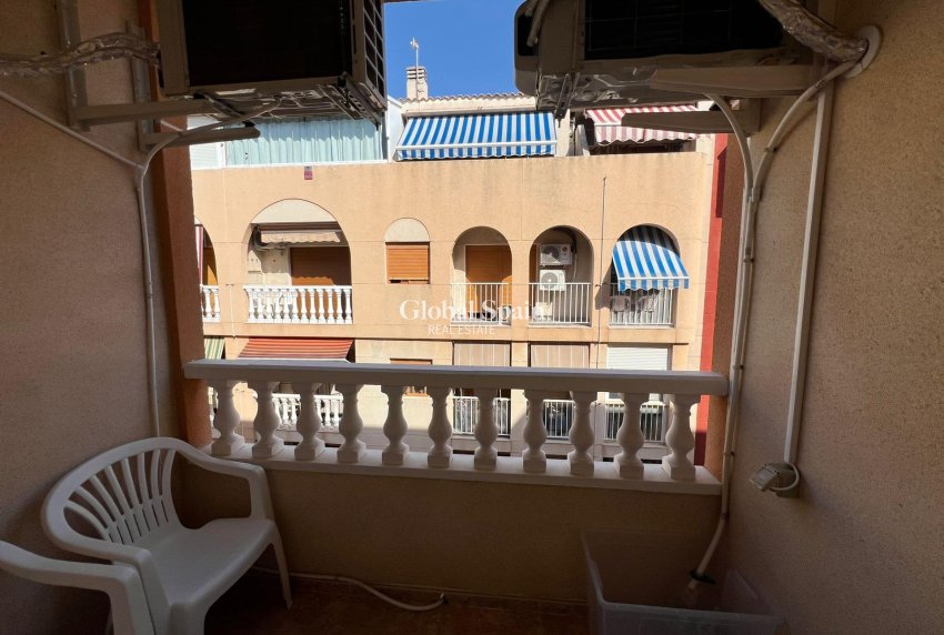 Resale - APARTMENT -
TORREVIEJA - Playa de los Locos