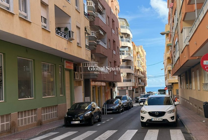 Resale - APARTMENT -
TORREVIEJA - Playa de los Locos