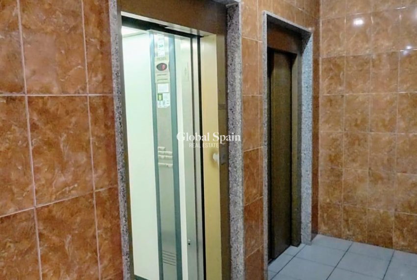 Resale - APARTMENT -
TORREVIEJA - Playa de los Locos