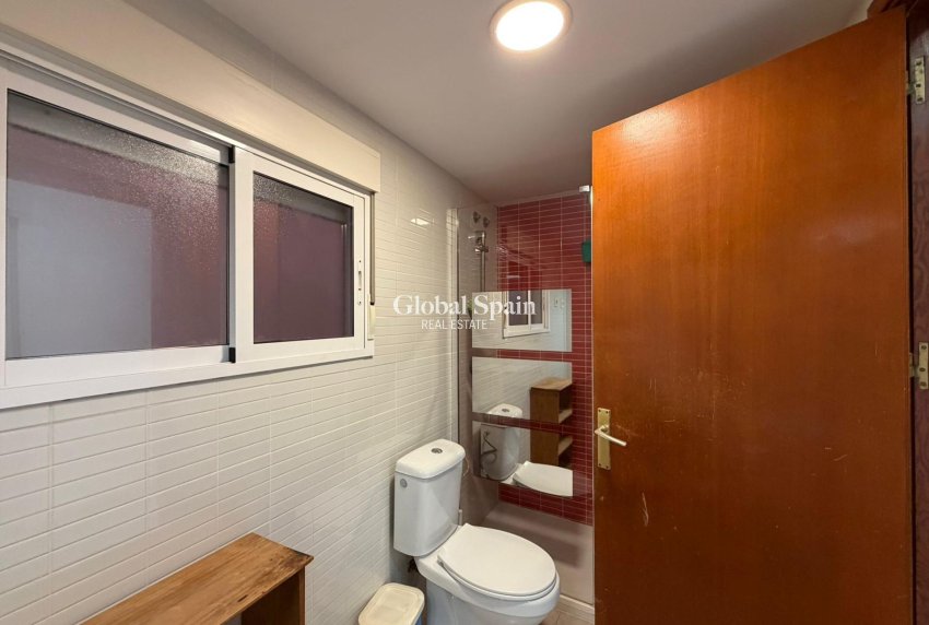 Resale - APARTMENT -
TORREVIEJA - Playa de los Locos