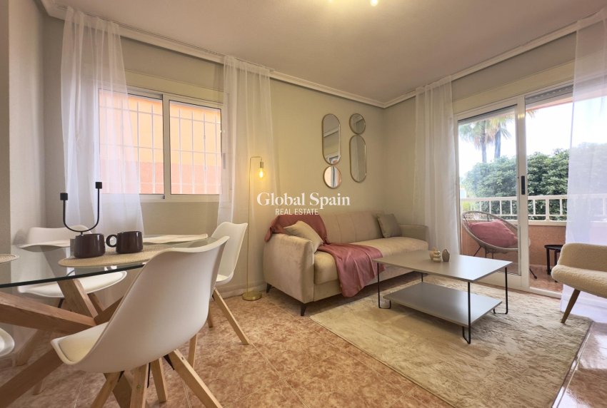 Resale - APARTMENT -
TORREVIEJA - Playa de los locos