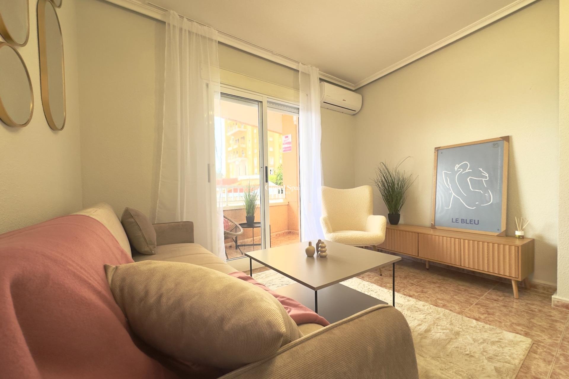 Resale - APARTMENT -
TORREVIEJA - Playa de los locos