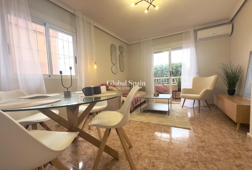Resale - APARTMENT -
TORREVIEJA - Playa de los locos