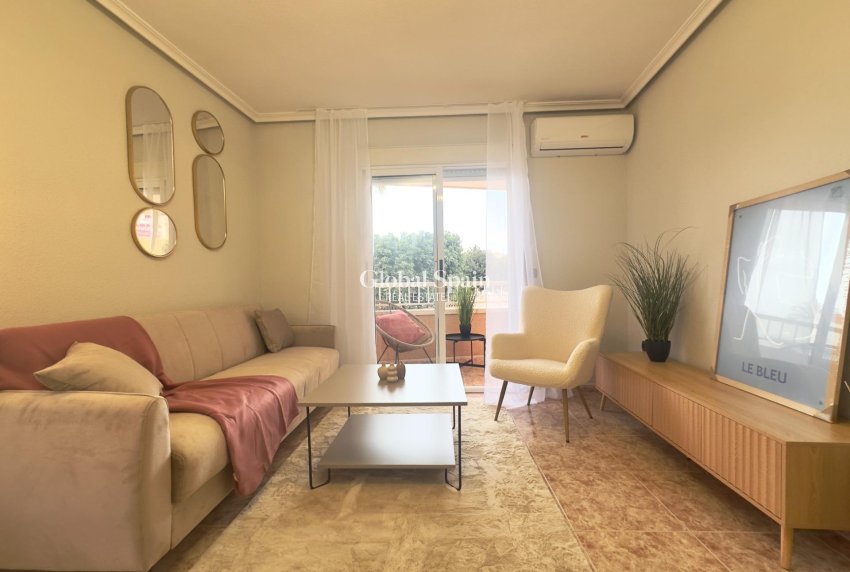 Resale - APARTMENT -
TORREVIEJA - Playa de los locos