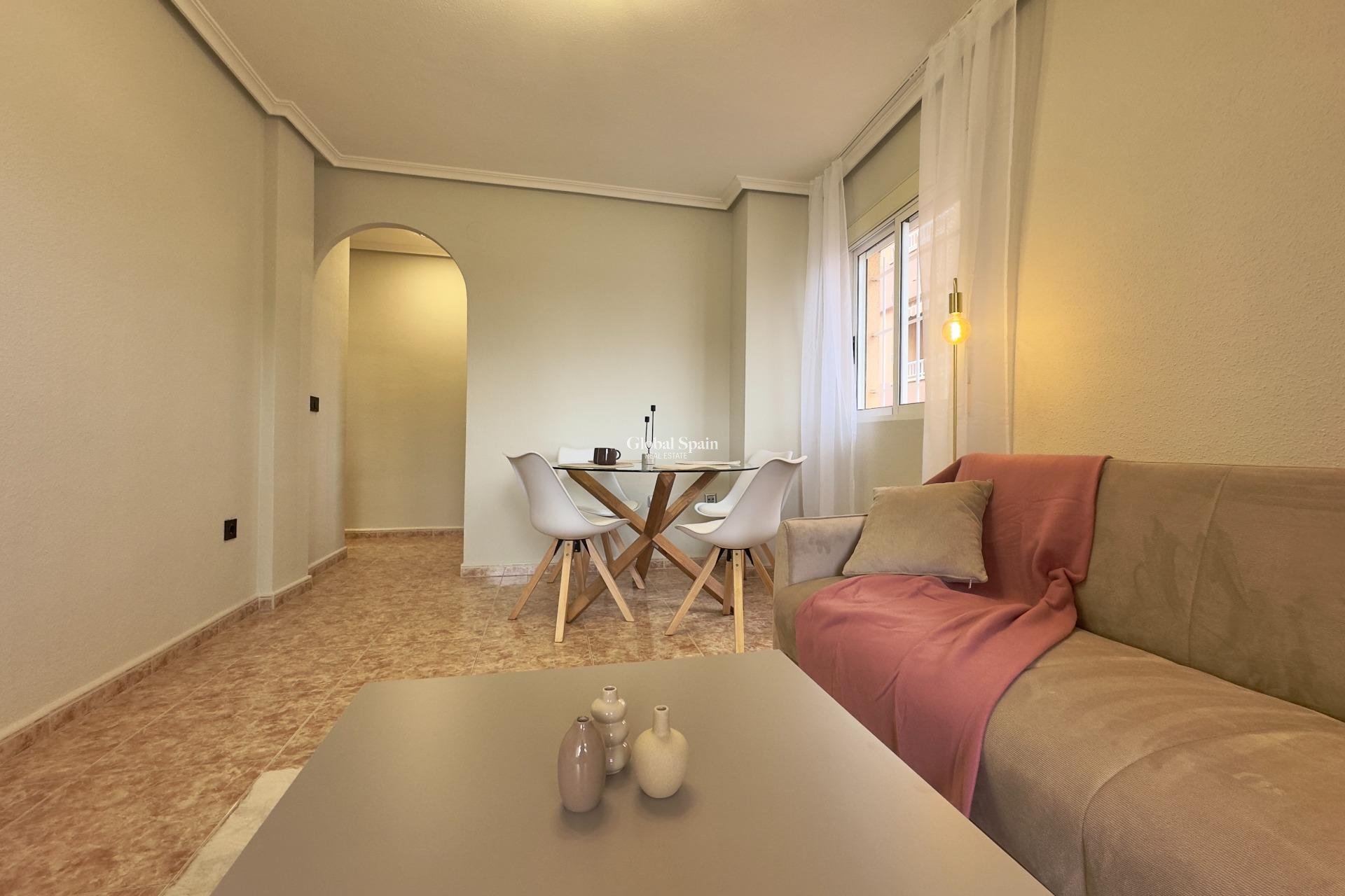 Resale - APARTMENT -
TORREVIEJA - Playa de los locos