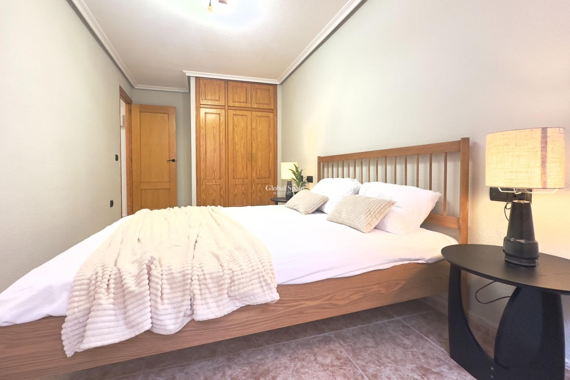 Resale - APARTMENT -
TORREVIEJA - Playa de los locos