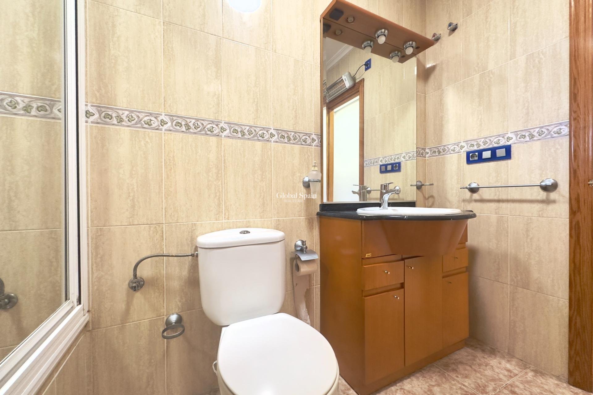 Resale - APARTMENT -
TORREVIEJA - Playa de los locos