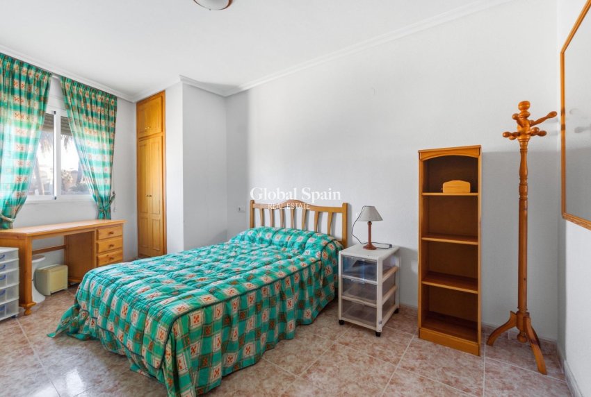 Resale - APARTMENT -
TORREVIEJA - Playa de los Locos