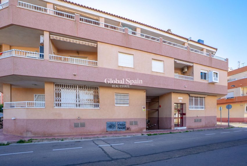 Resale - APARTMENT -
TORREVIEJA - Playa de los Locos