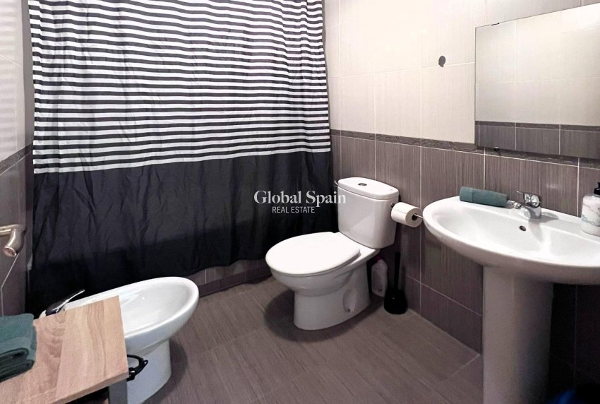 Resale - APARTMENT -
TORREVIEJA - Playa de los Locos