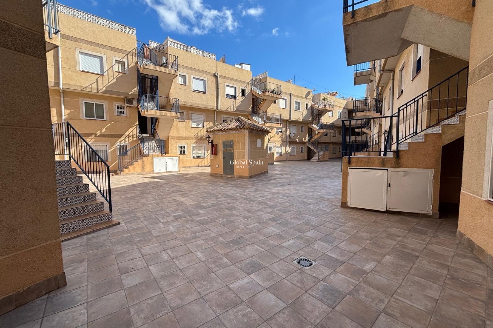 Resale - APARTMENT -
TORREVIEJA - Playa de los Locos
