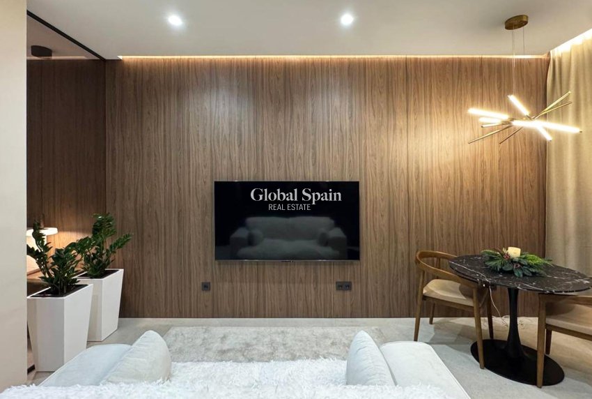 Resale - APARTMENT -
TORREVIEJA - Playa de los Locos