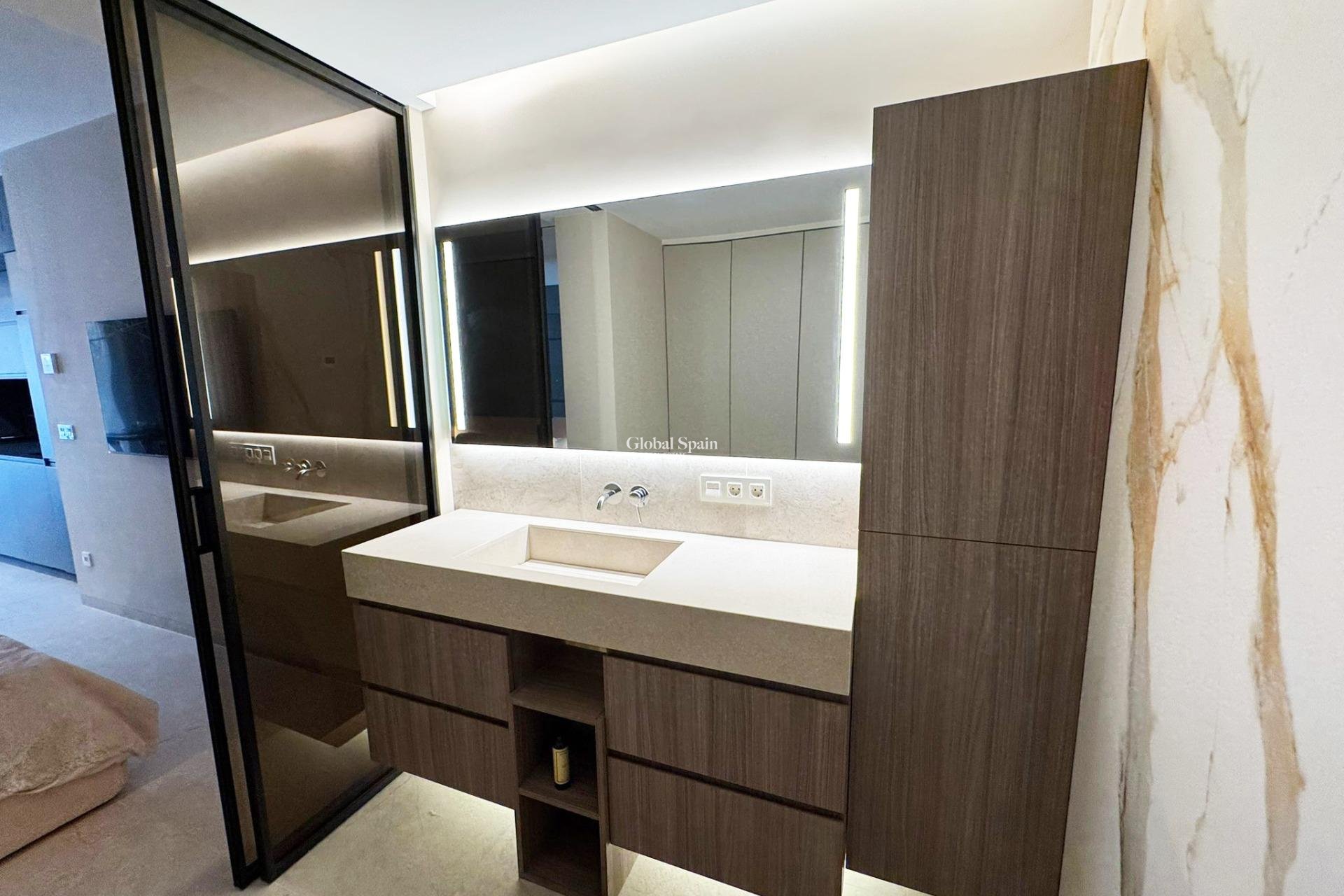 Resale - APARTMENT -
TORREVIEJA - Playa de los Locos