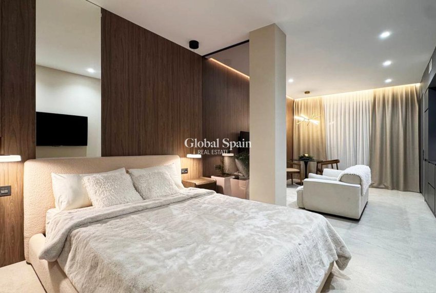 Resale - APARTMENT -
TORREVIEJA - Playa de los Locos