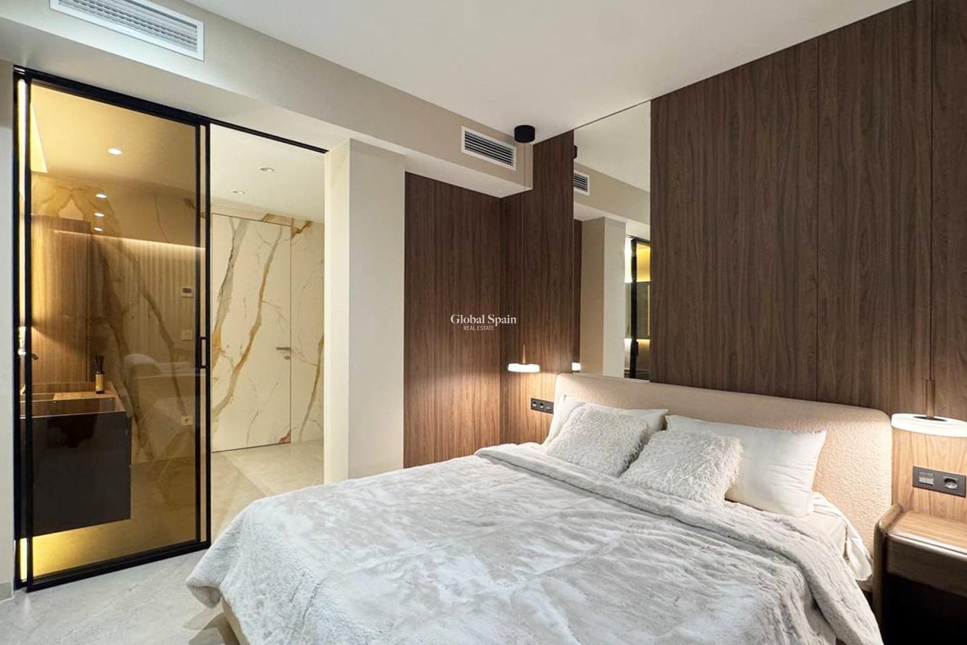 Resale - APARTMENT -
TORREVIEJA - Playa de los Locos