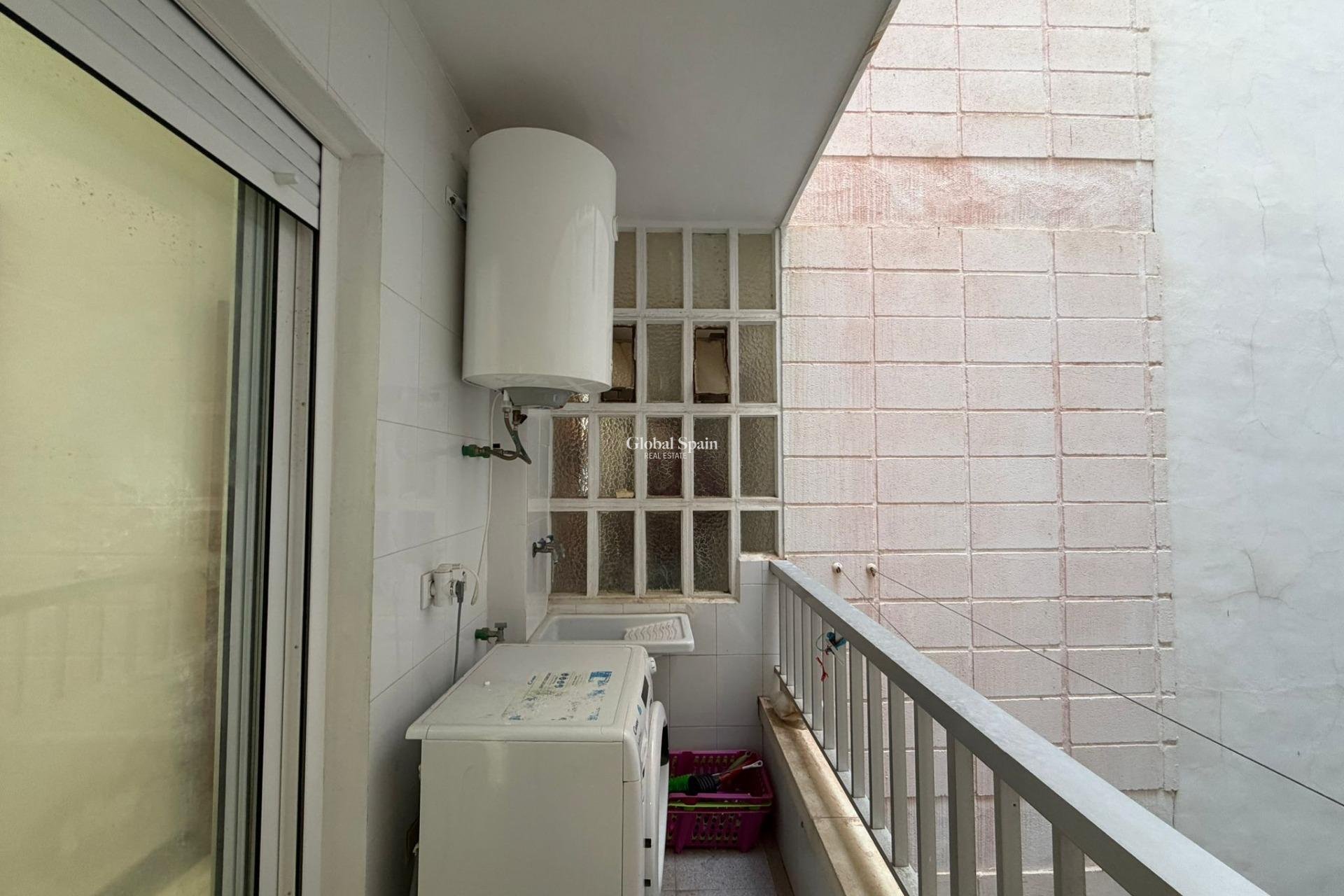 Resale - APARTMENT -
TORREVIEJA - Playa de los Locos