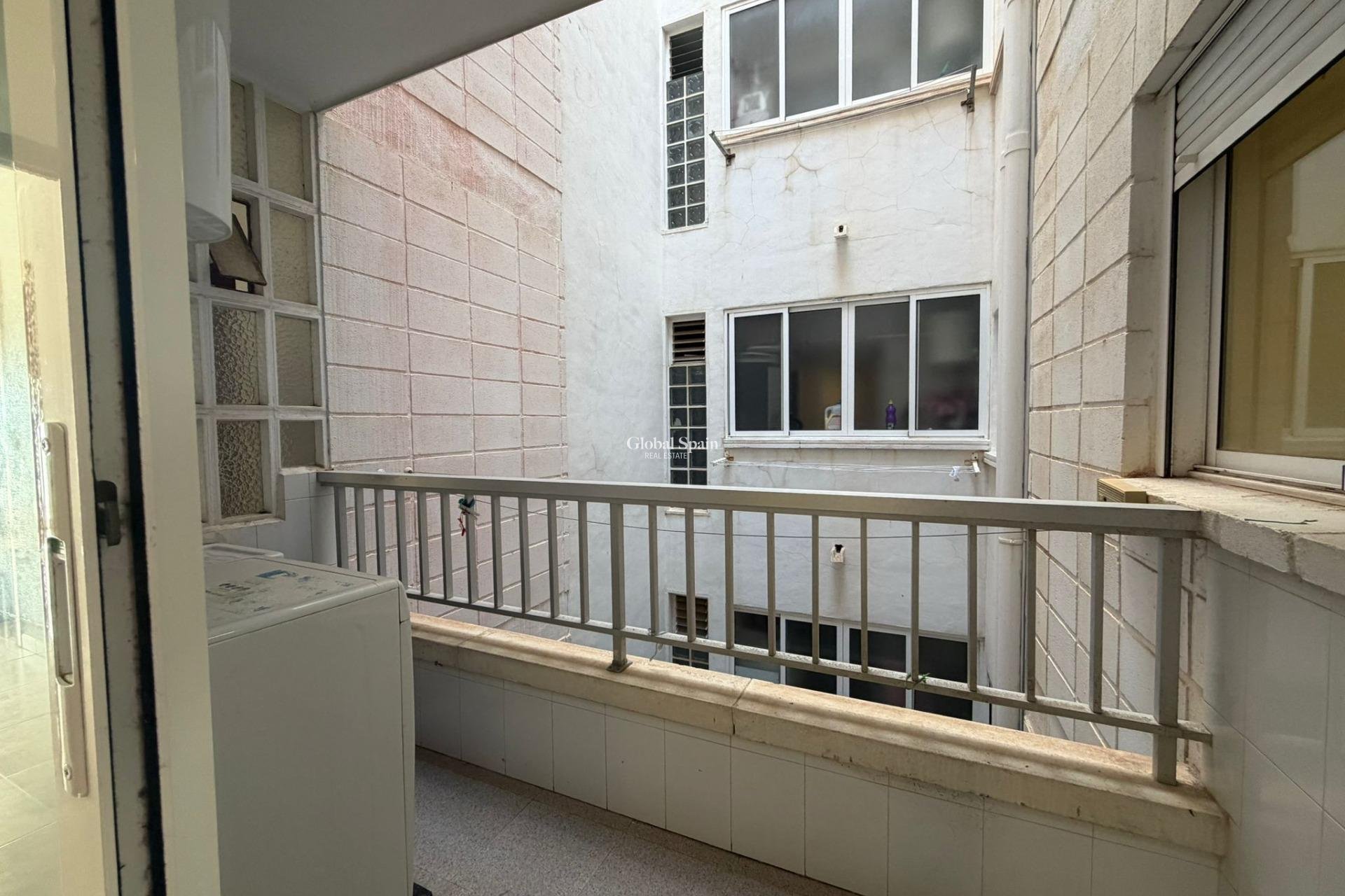 Resale - APARTMENT -
TORREVIEJA - Playa de los Locos