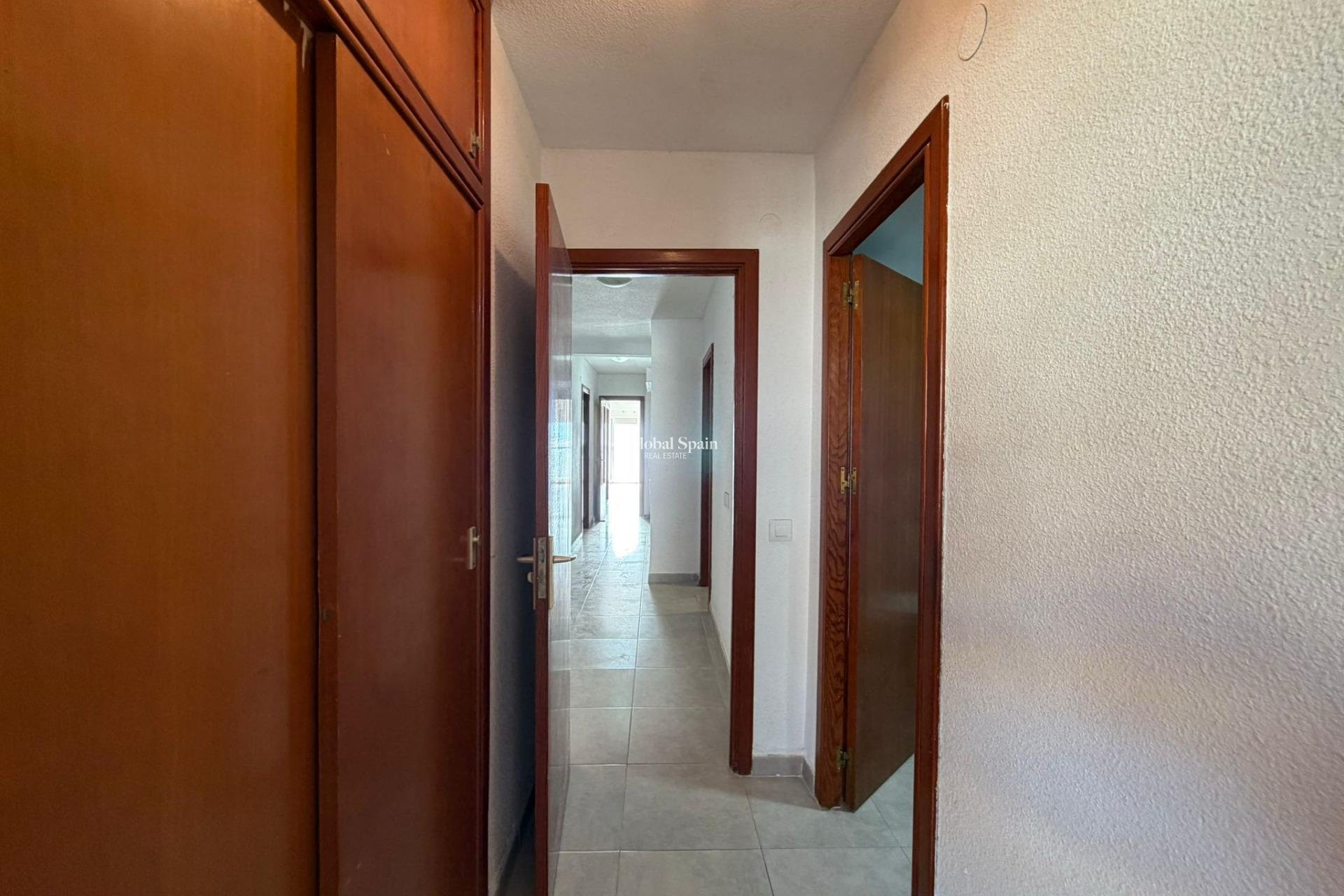 Resale - APARTMENT -
TORREVIEJA - Playa de los Locos