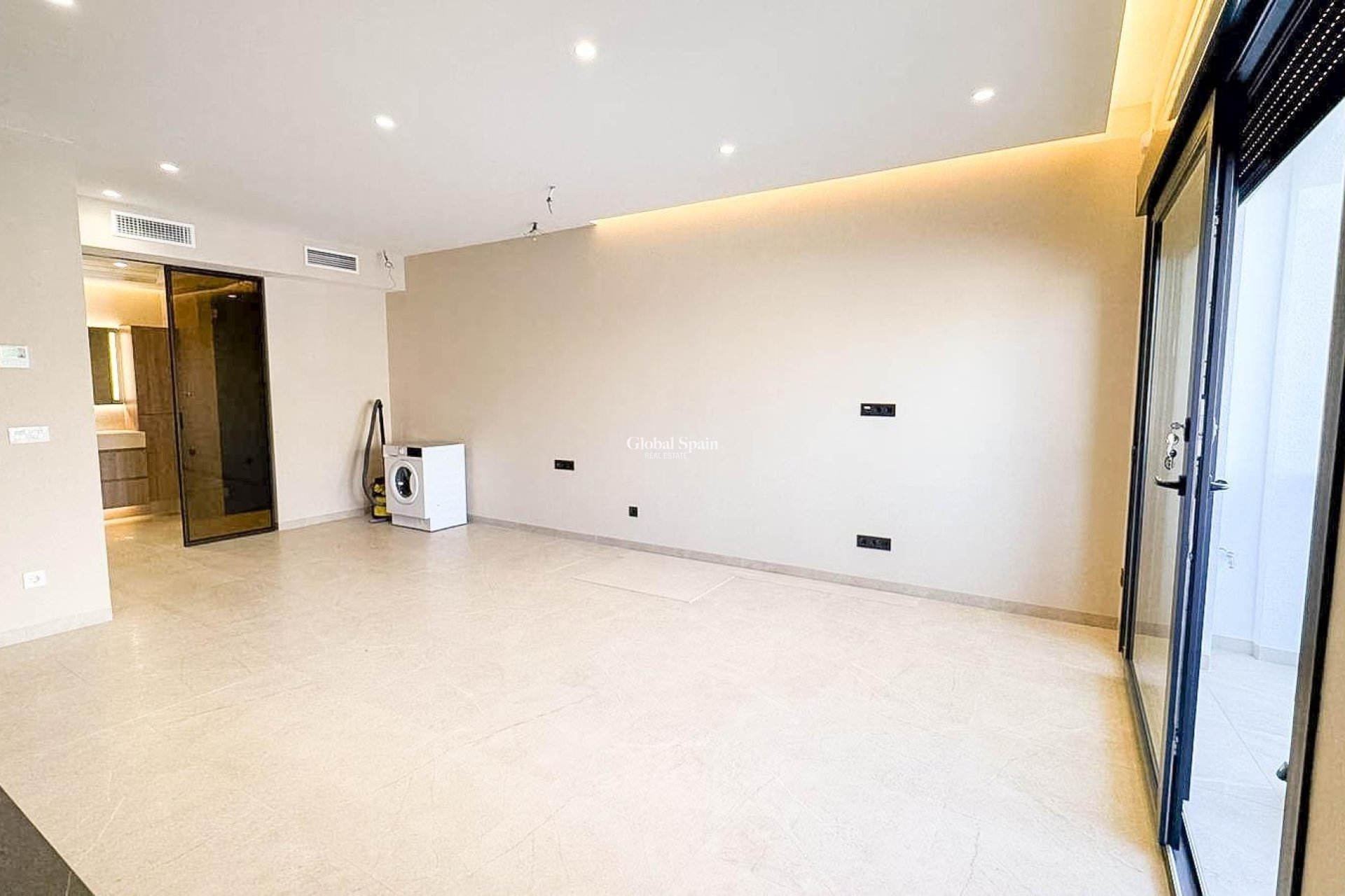 Resale - APARTMENT -
TORREVIEJA - Playa de los Locos