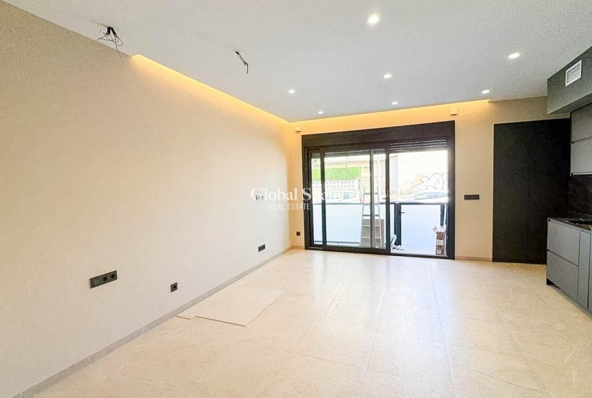 Resale - APARTMENT -
TORREVIEJA - Playa de los Locos